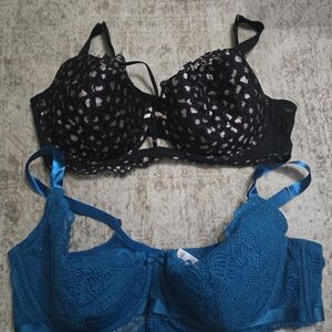 Two Stylish Cacique 42DD Bras